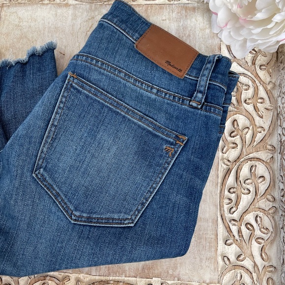 Madewell 9” High Rise Skinny Distressed Jean - Picture 3 of 7